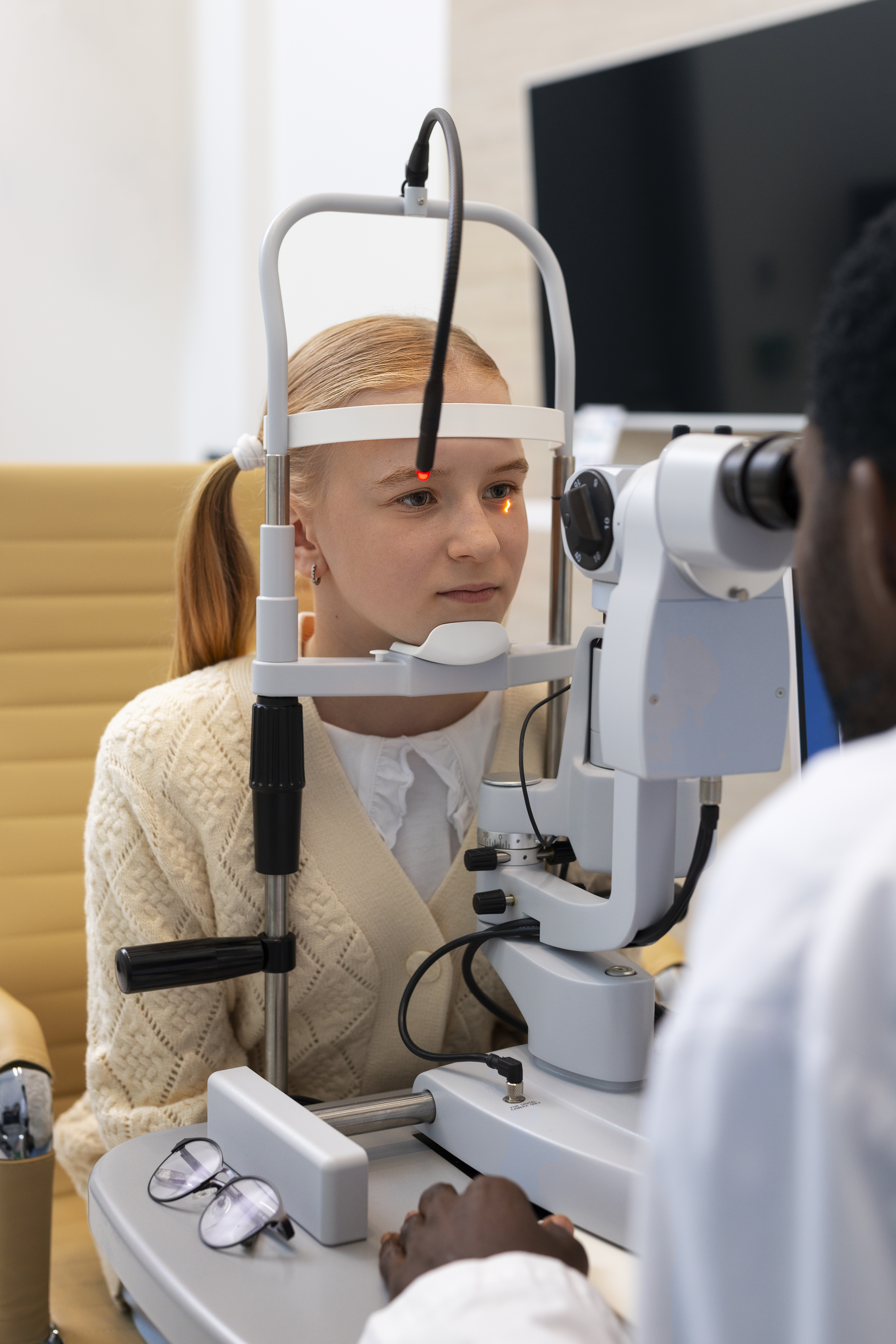 patient-ophthalmologist-s-office